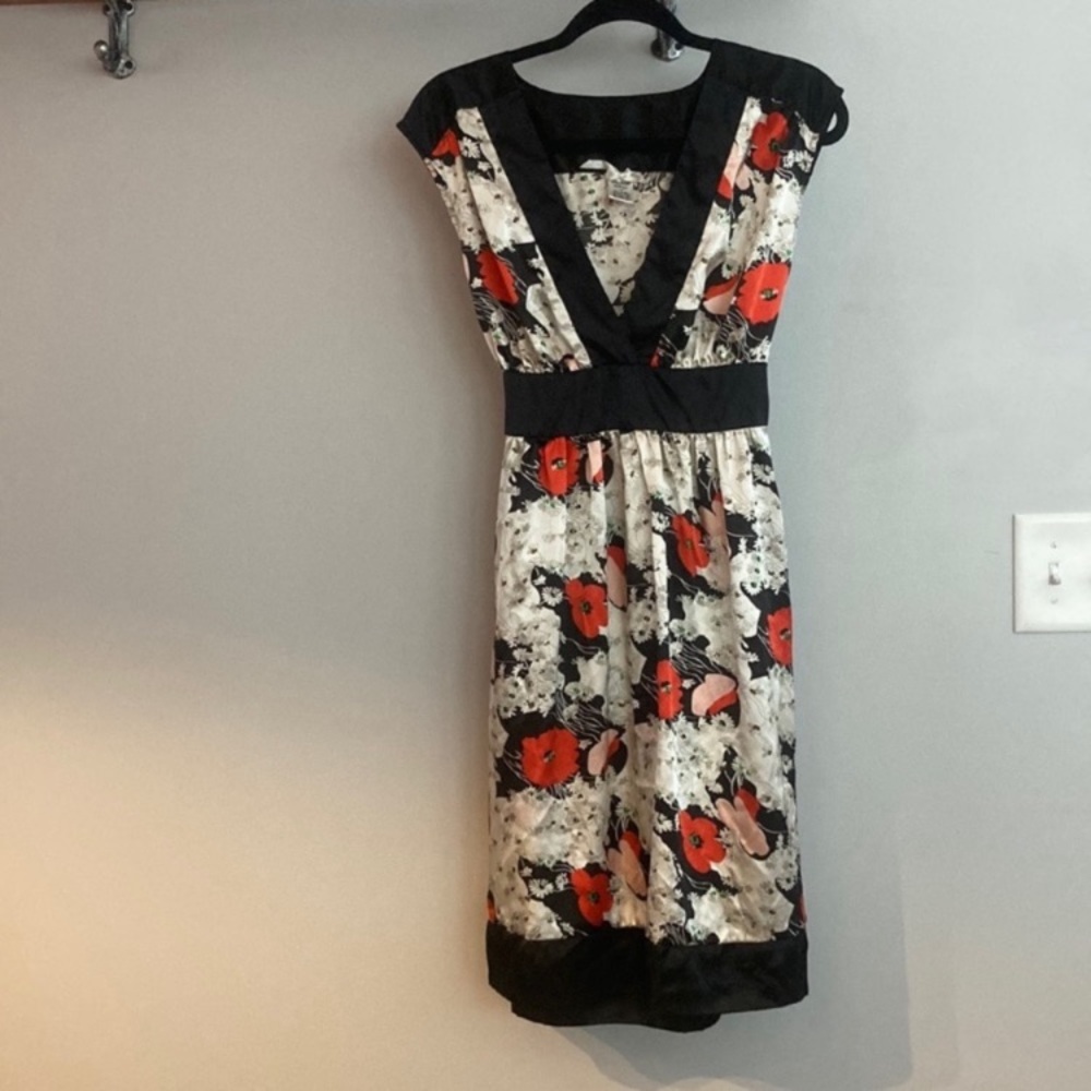 Forever 21 Satin Floral Dress